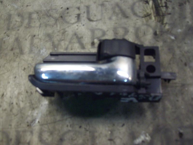 Recambio de maneta interior delantera derecha para toyota corolla (e12) 1.4 d-4d terra berlina referencia OEM IAM   