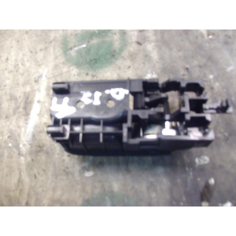 Recambio de maneta interior delantera izquierda para toyota corolla (e12) 1.4 d-4d terra berlina referencia OEM IAM   