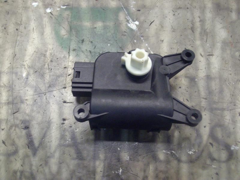 Recambio de motor apertura trampillas climatizador para seat leon (1p1) stylance / style referencia OEM IAM 1K0907511 0132801345