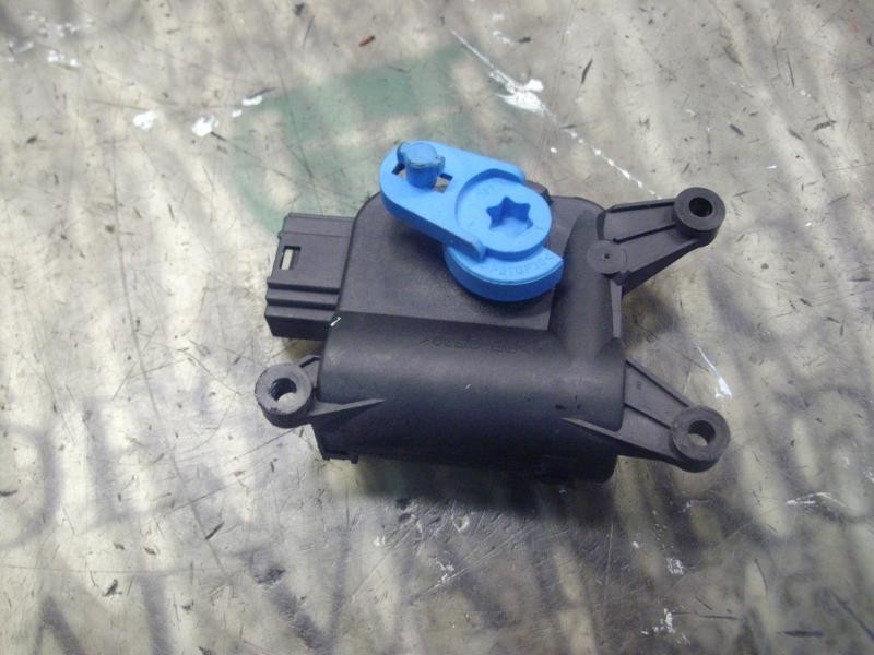 Recambio de motor apertura trampillas climatizador para seat leon (1p1) stylance / style referencia OEM IAM 1K1907511E 013280134