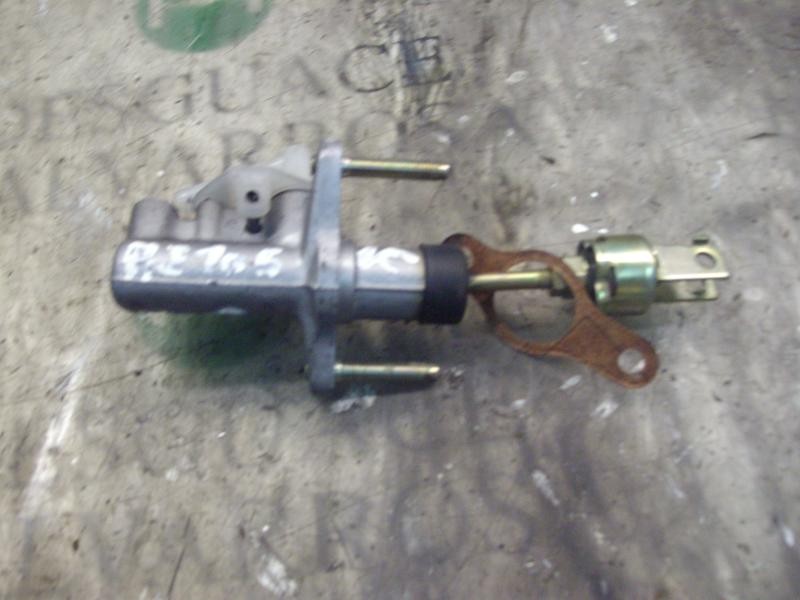 Recambio de bomba embrague para toyota corolla (e12) 1.4 d-4d terra berlina referencia OEM IAM   