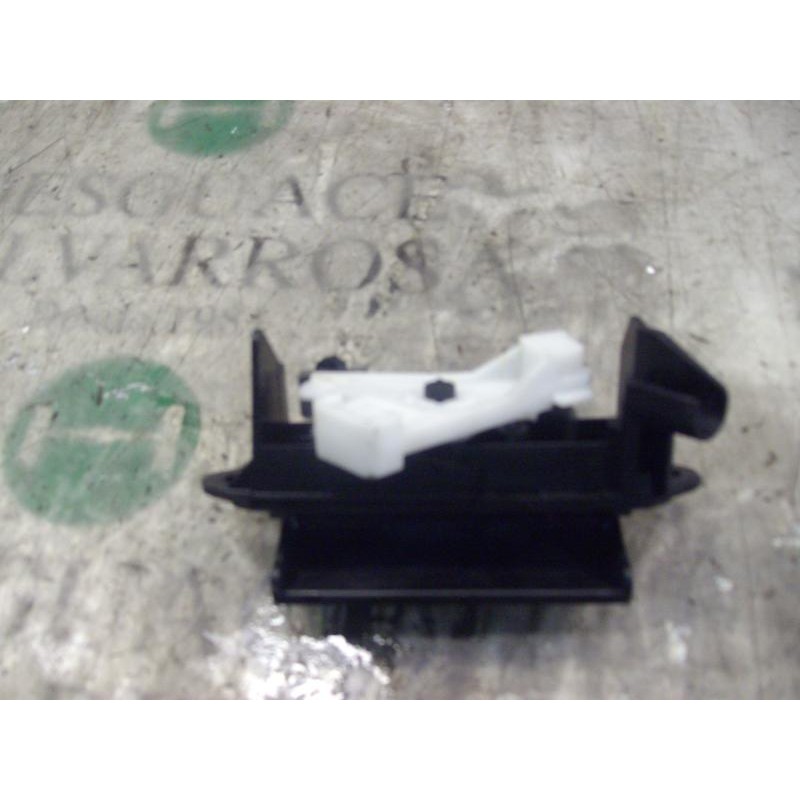 Recambio de maneta porton para toyota corolla (e12) 1.4 d-4d terra berlina referencia OEM IAM   