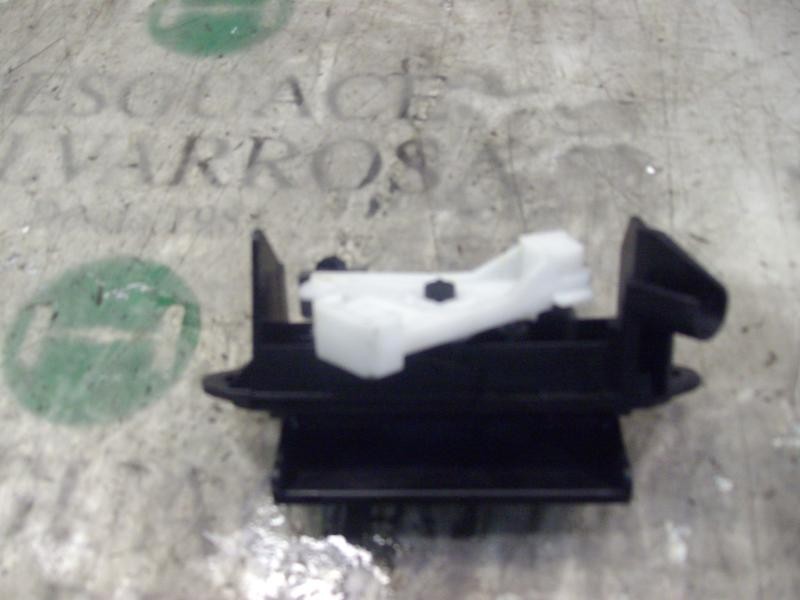 Recambio de maneta porton para toyota corolla (e12) 1.4 d-4d terra berlina referencia OEM IAM   