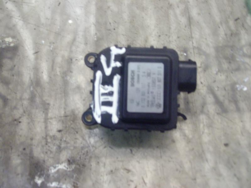 Recambio de motor apertura trampillas climatizador para volkswagen golf iv berlina (1j1) highline referencia OEM IAM   