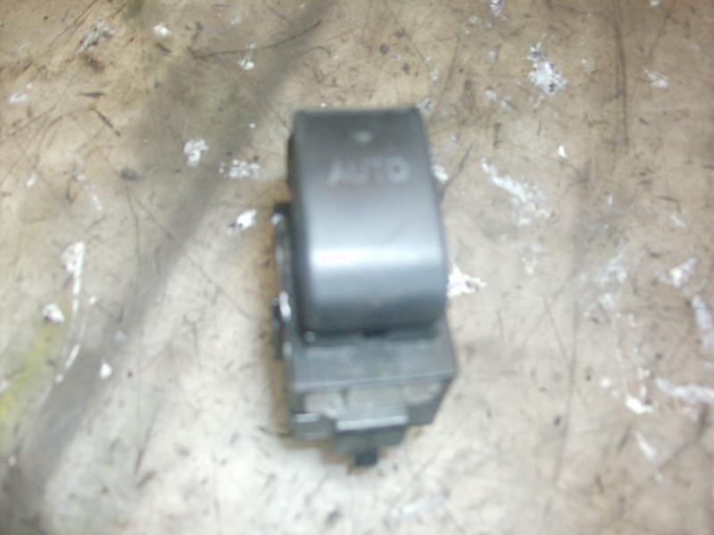 Recambio de mando elevalunas delantero izquierdo para toyota corolla (e12) 1.4 d-4d terra berlina referencia OEM IAM   