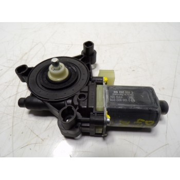 MOTOR ELEVALUNAS DELANTERO DERECHO 5Q0959802C 5Q0959802C 