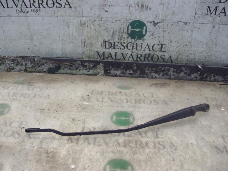 Recambio de brazo limpia delantero derecho para volkswagen passat variant (3b5) trendline referencia OEM IAM   