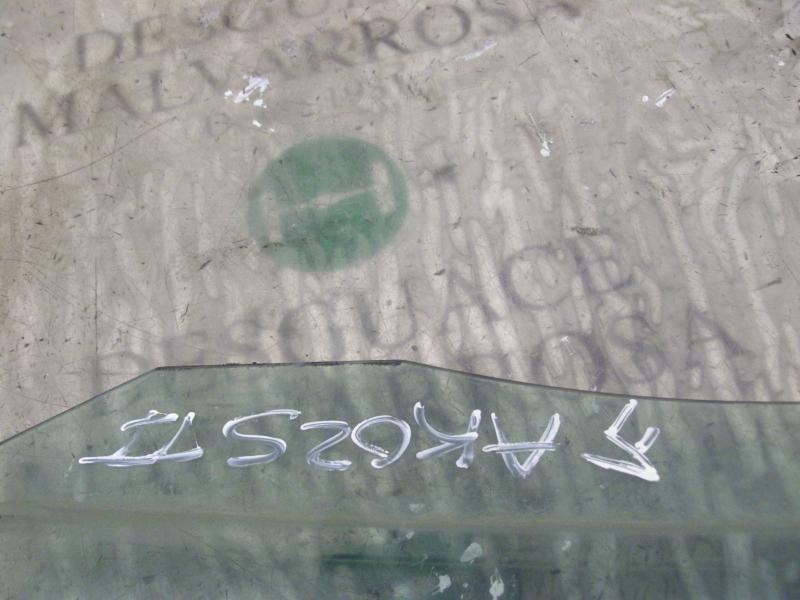 Recambio de cristal puerta trasero izquierdo para ford focus berlina (cap) trend referencia OEM IAM   