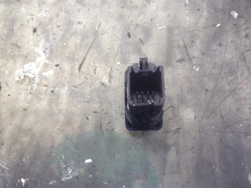 Recambio de mando elevalunas trasero derecho para ford focus berlina (cap) trend referencia OEM IAM   