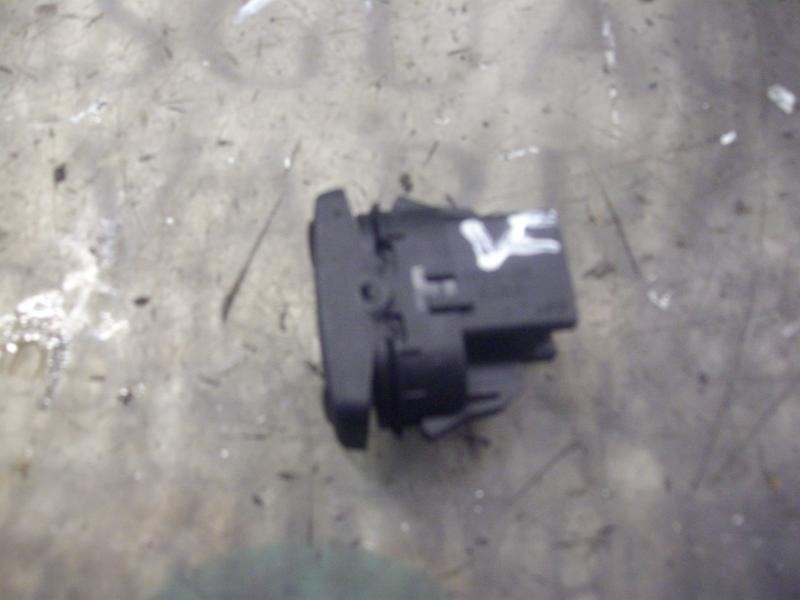 Recambio de mando elevalunas trasero derecho para ford focus berlina (cap) trend referencia OEM IAM   