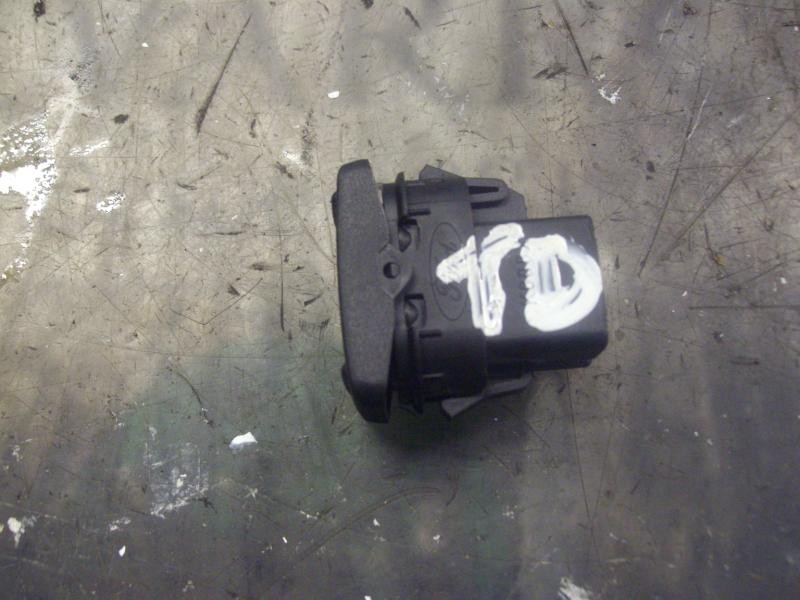 Recambio de mando elevalunas trasero derecho para ford focus berlina (cap) trend referencia OEM IAM   