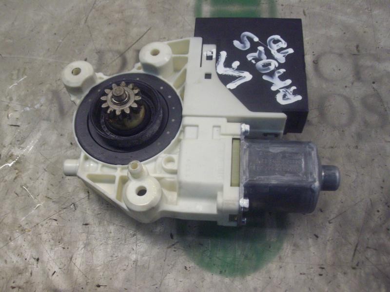 Recambio de motor elevalunas trasero derecho para ford focus berlina (cap) trend referencia OEM IAM   