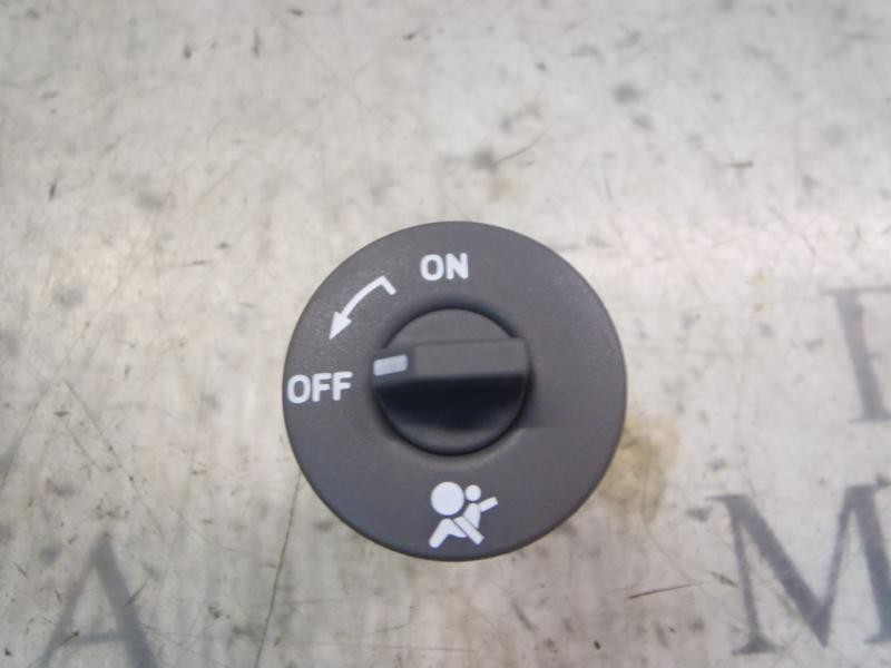 Recambio de modulo electronico para renault megane iii berlina 5 p expression referencia OEM IAM 681995427R 8200169589C 