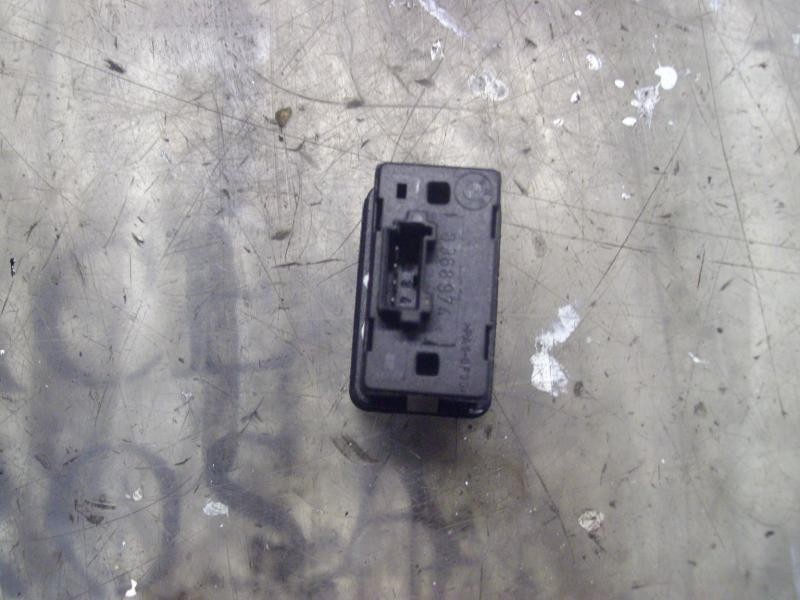 Recambio de mando elevalunas trasero derecho para bmw serie 7 (e38) 730d automático referencia OEM IAM 61318368974 8368974 