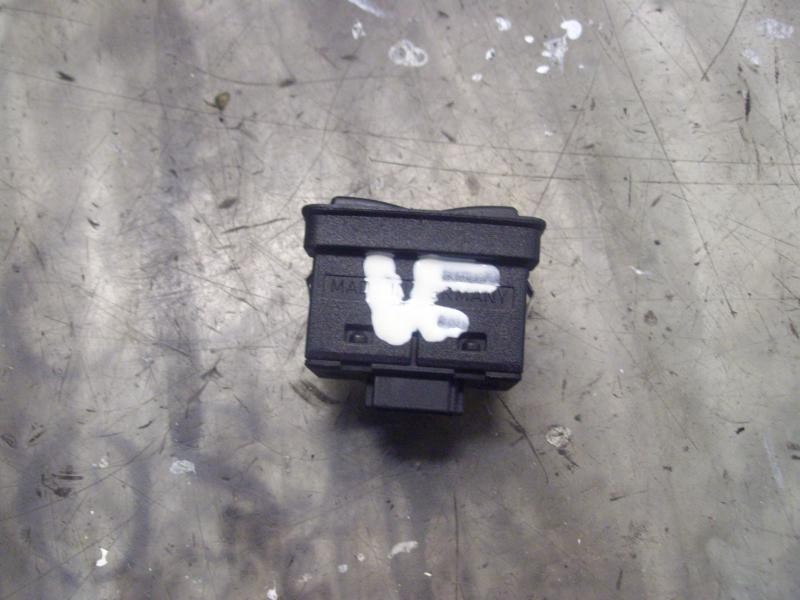 Recambio de mando elevalunas trasero derecho para bmw serie 7 (e38) 730d automático referencia OEM IAM 61318368974 8368974 