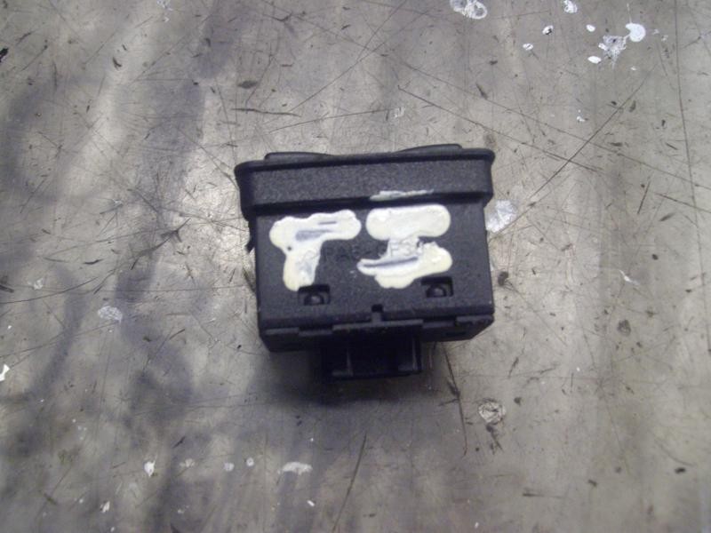 Recambio de mando elevalunas trasero izquierdo para bmw serie 7 (e38) 730d automático referencia OEM IAM 61318368974 8368974 