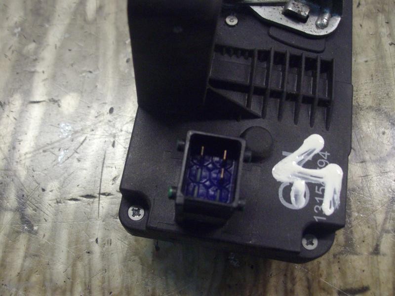 Recambio de cerradura puerta trasera derecha para opel corsa c blue line referencia OEM IAM   