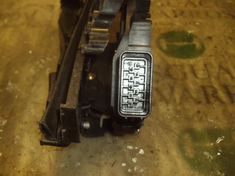 Recambio de cerradura puerta delantera derecha para ford focus sportbreak (cap) sport referencia OEM IAM   