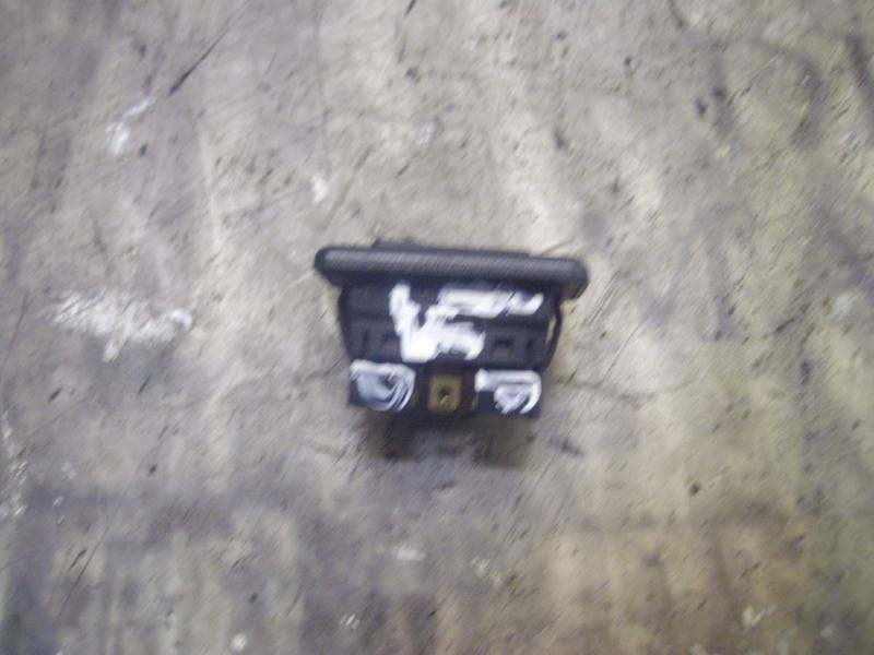 Recambio de mando elevalunas delantero derecho para renault clio i fase i+ii (b/c57) referencia OEM IAM   