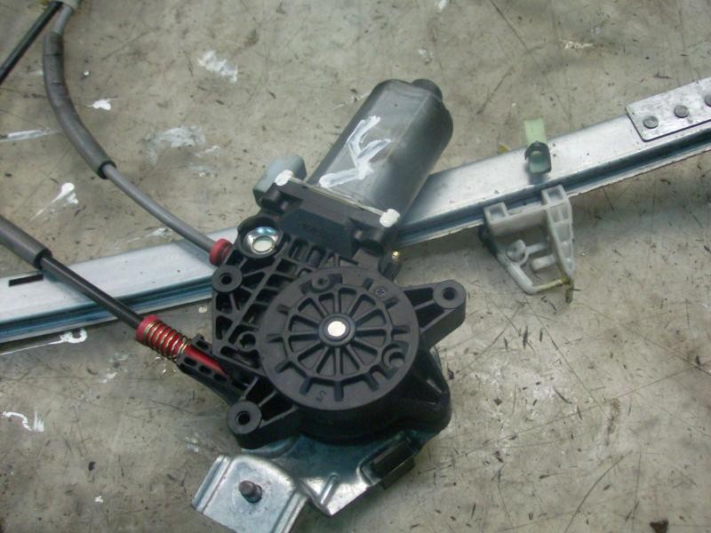 Recambio de elevalunas delantero derecho para citroën xsara berlina 1.9 turbodiesel referencia OEM IAM   