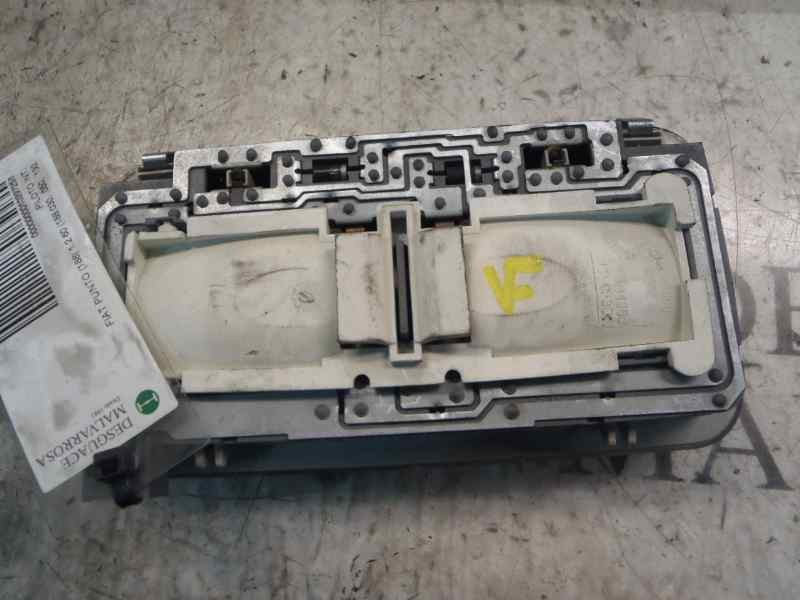 Recambio de piloto interior para fiat punto berlina (188) 1.2 cat referencia OEM IAM   