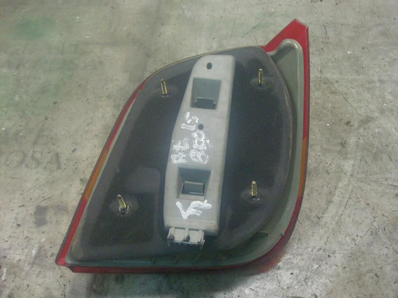 Recambio de piloto trasero izquierdo para ford fiesta berl./courier 1.8 diesel referencia OEM IAM   