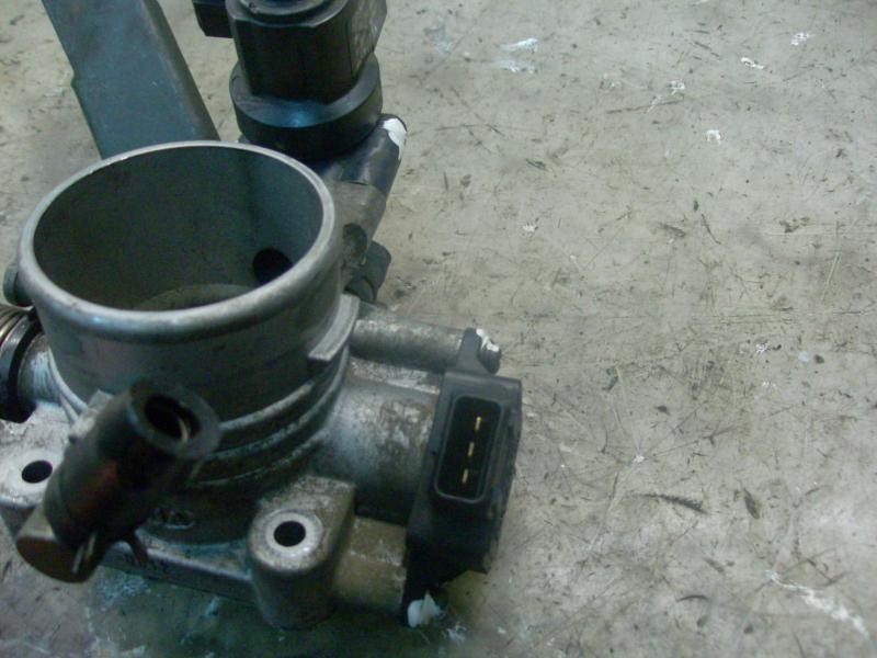 Recambio de caja mariposa para kia shuma ii 1.6 ls berlina portón referencia OEM IAM   