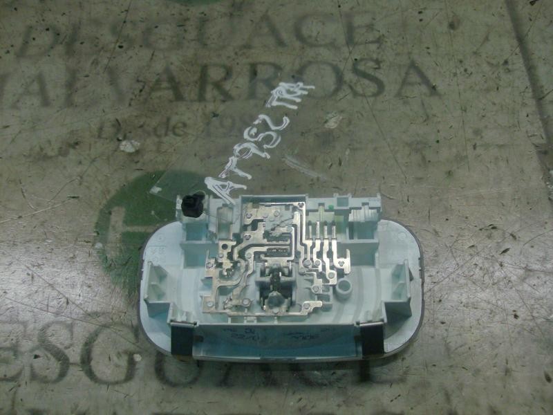 Recambio de piloto interior para peugeot 307 break/sw (s2) xs referencia OEM IAM   