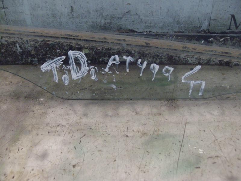 Recambio de cristal puerta trasero derecho para kia carens (un) emotion referencia OEM IAM 834211D000  