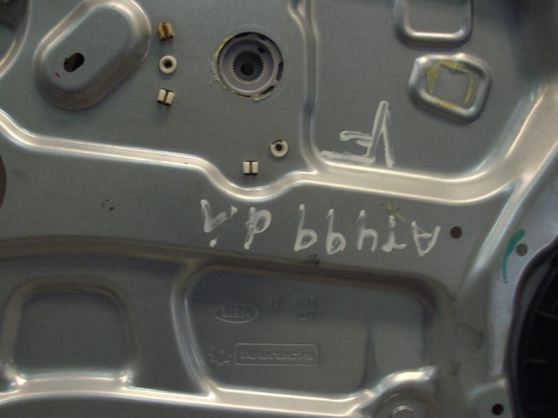 Recambio de elevalunas delantero izquierdo para kia carens (un) emotion referencia OEM IAM 824011D010  