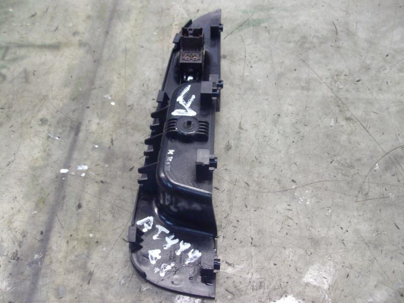 Recambio de mando elevalunas trasero izquierdo para kia carens (un) emotion referencia OEM IAM 935801D0013W  