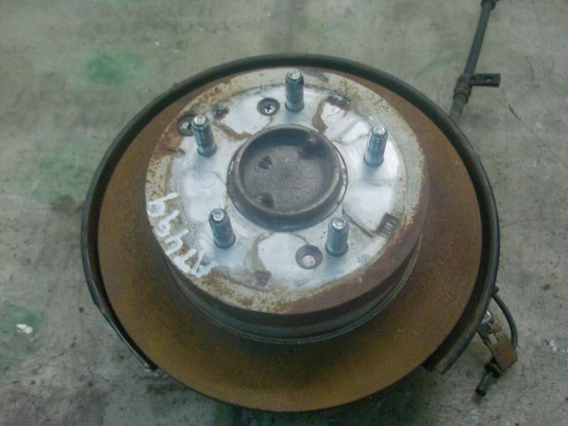 Recambio de mangueta trasera izquierda para kia carens (un) emotion referencia OEM IAM 527101D010  