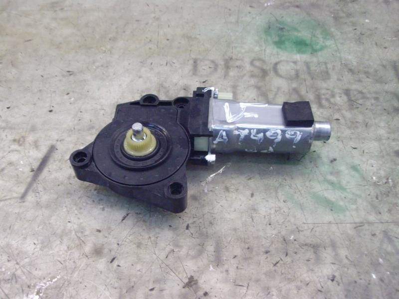 Recambio de motor elevalunas delantero derecho para kia carens (un) emotion referencia OEM IAM 824601D000 F00S1A2610 F00S1A2610