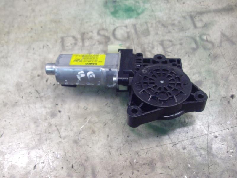 Recambio de motor elevalunas delantero derecho para kia carens (un) emotion referencia OEM IAM 824601D000 F00S1A2610 F00S1A2610