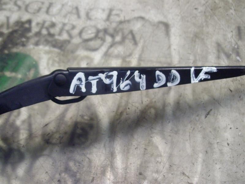 Recambio de brazo limpia delantero derecho para renault megane ii berlina 3p luxe privilege referencia OEM IAM   