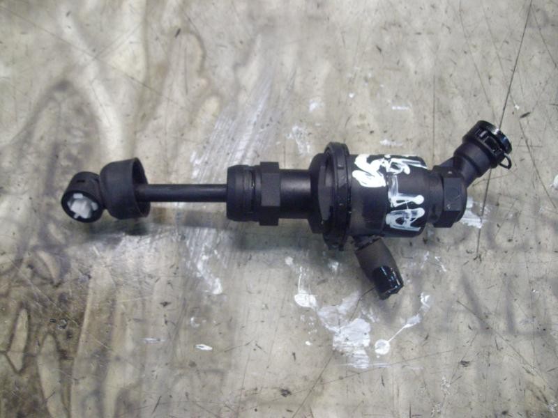 Recambio de bomba embrague para renault clio iii emotion referencia OEM IAM   