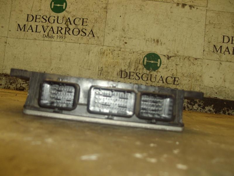 Recambio de centralita motor uce para renault clio iii emotion referencia OEM IAM   