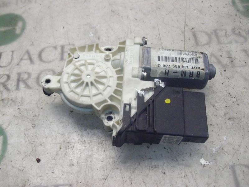 Recambio de motor elevalunas trasero derecho para volkswagen golf iv berlina (1j1) 1.9 tdi referencia OEM IAM   
