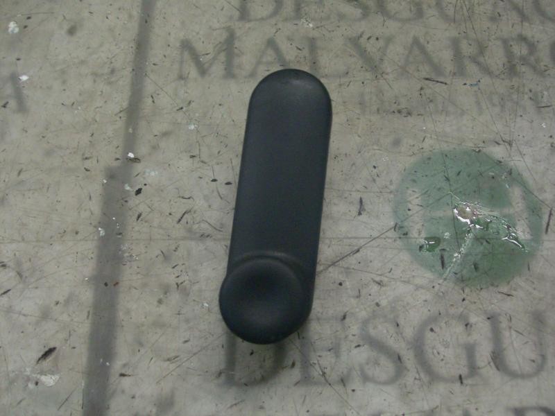 Recambio de maneta elevalunas trasera derecha para dacia logan ambiance referencia OEM IAM 6001548552  