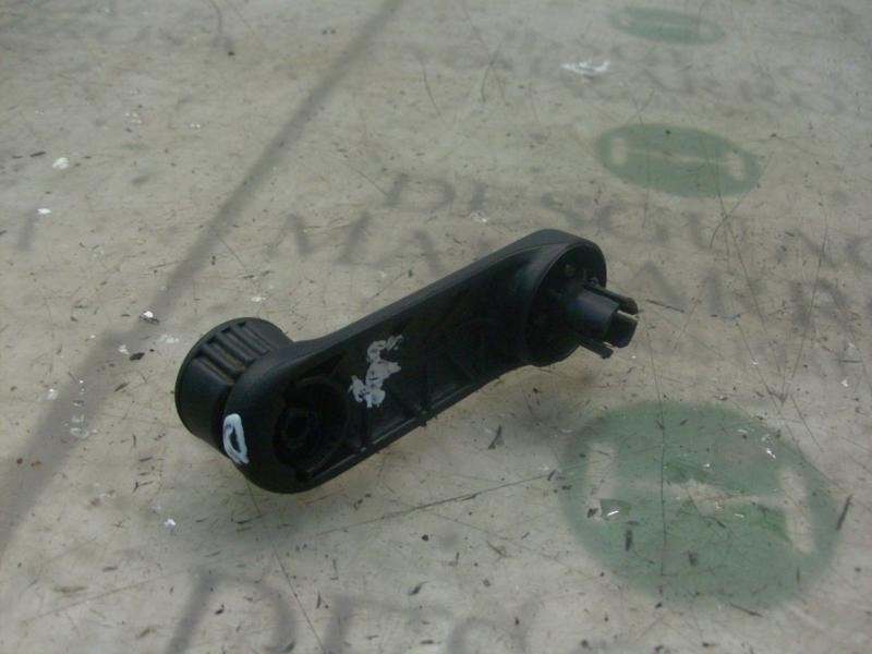 Recambio de maneta elevalunas trasera derecha para dacia logan ambiance referencia OEM IAM 6001548552  