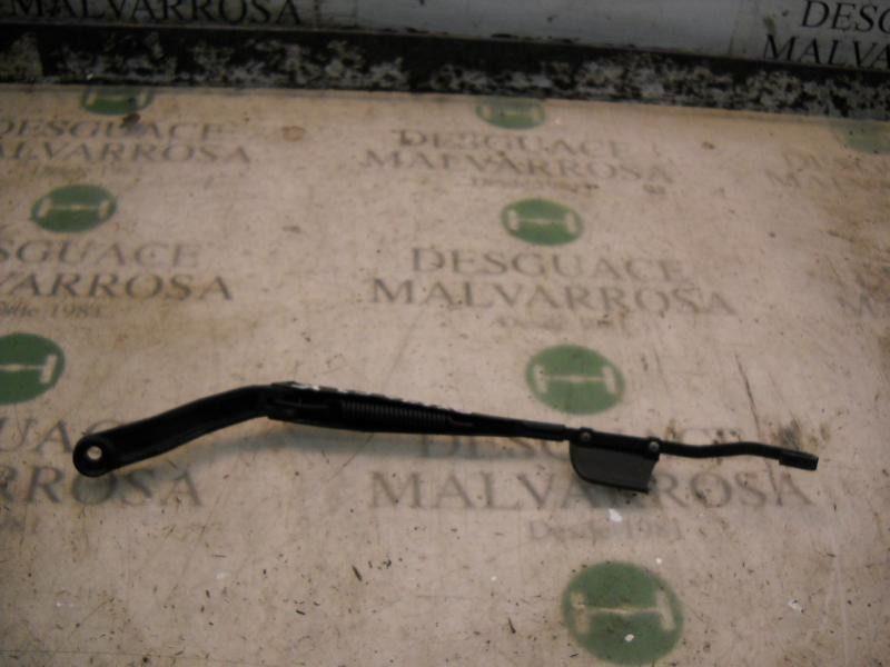 Recambio de brazo limpia delantero izquierdo para ssangyong musso 2.9 tdi grand lux referencia OEM IAM   