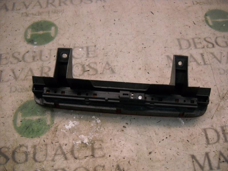 Recambio de piloto trasero central para opel agila básico referencia OEM IAM   