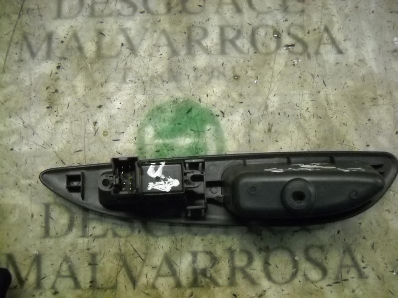 Recambio de mando elevalunas trasero izquierdo para nissan primera berlina (p12) visia referencia OEM IAM   