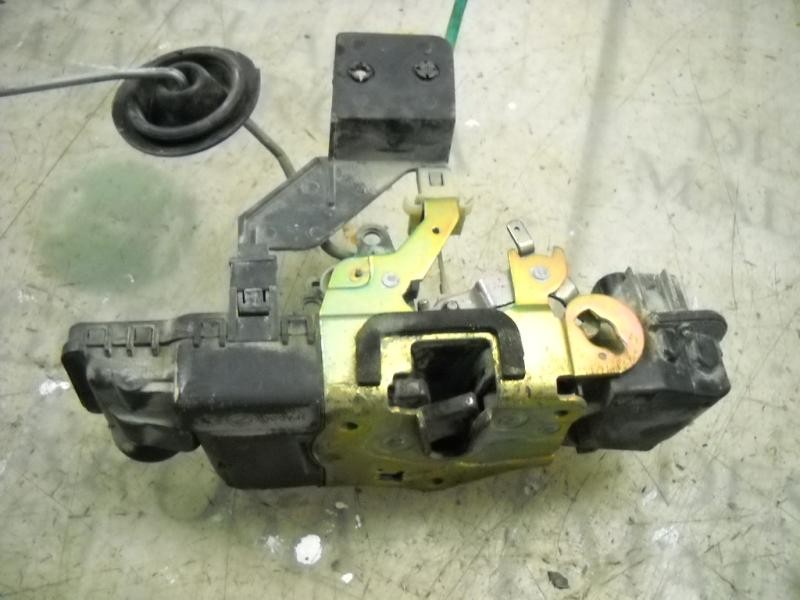 Recambio de cerradura puerta delantera izquierda para fiat stilo (192) 1.9 jtd cat referencia OEM IAM 46786777  