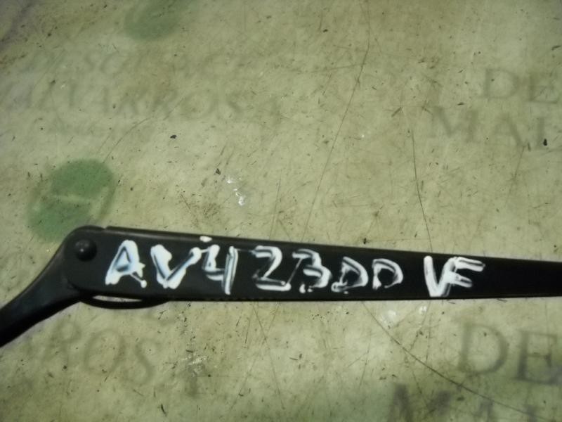 Recambio de brazo limpia delantero derecho para ford fiesta (cbk) ghia referencia OEM IAM   