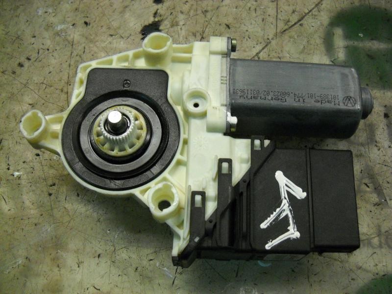 Recambio de motor elevalunas trasero izquierdo para seat leon (1m1) signo referencia OEM IAM   