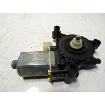 MOTOR ELEVALUNAS DELANTERO IZQUIERDO 5Q0959801C 5Q0959801C 