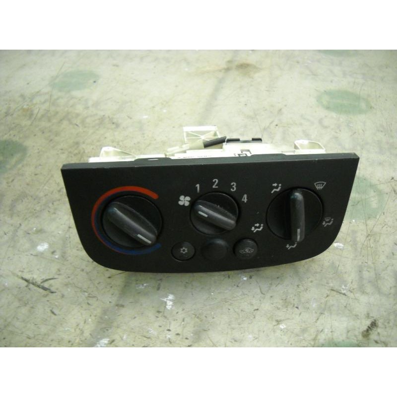 Recambio de mando calefaccion / aire acondicionado para opel combo (corsa c) familiar referencia OEM IAM   