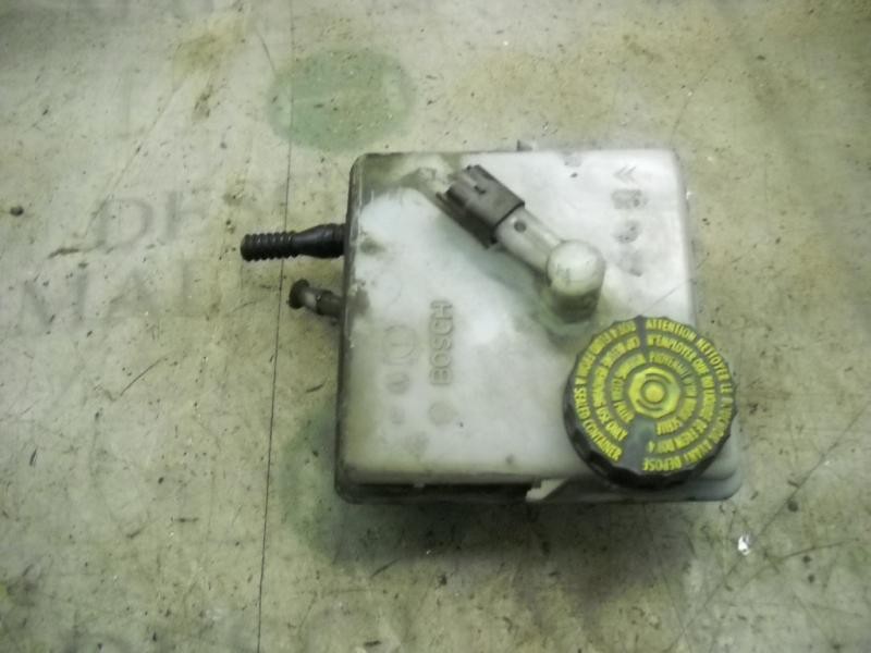 Recambio de deposito servo para citroën xsara picasso 2.0 hdi exclusive plus referencia OEM IAM   