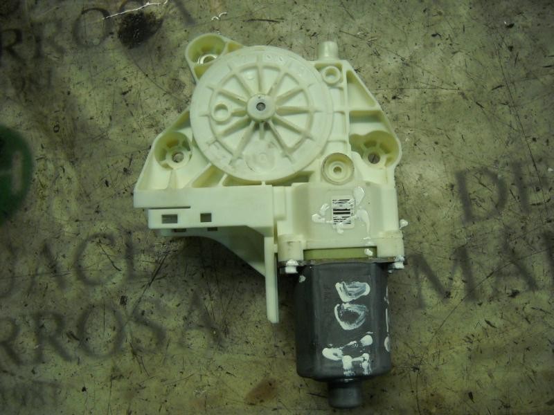 Recambio de motor elevalunas delantero derecho para ford focus berlina (cap) ghia referencia OEM IAM   